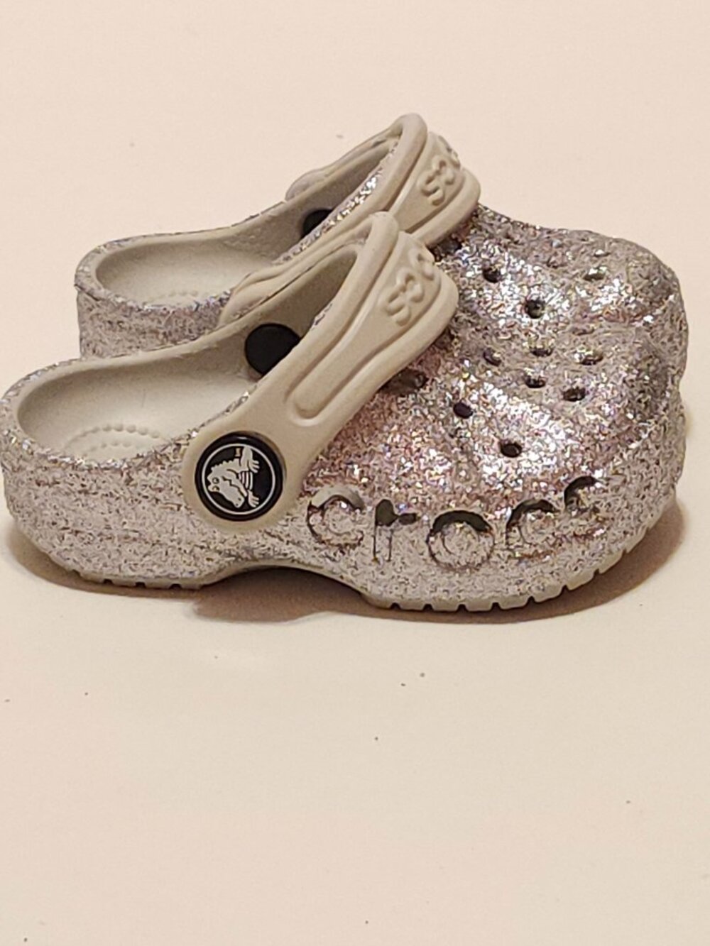 ADORABLE BABY SPARKLE CROCS Size 4 Like New